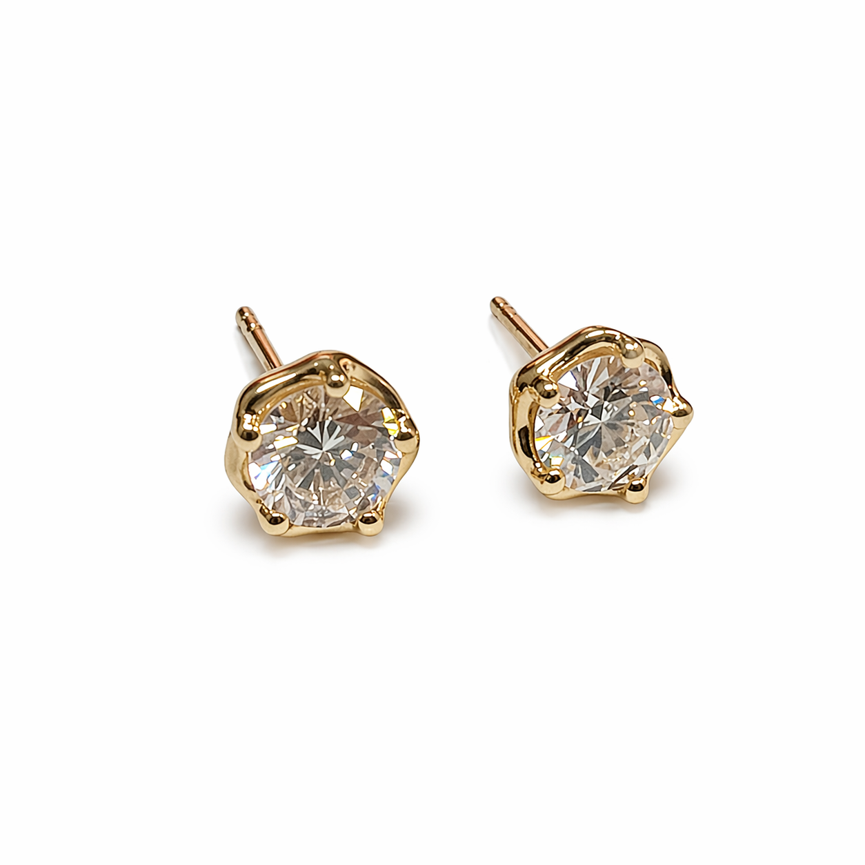 Petersen Jewels 14 kt guld ørestikker med labgrown diamant set fra siden