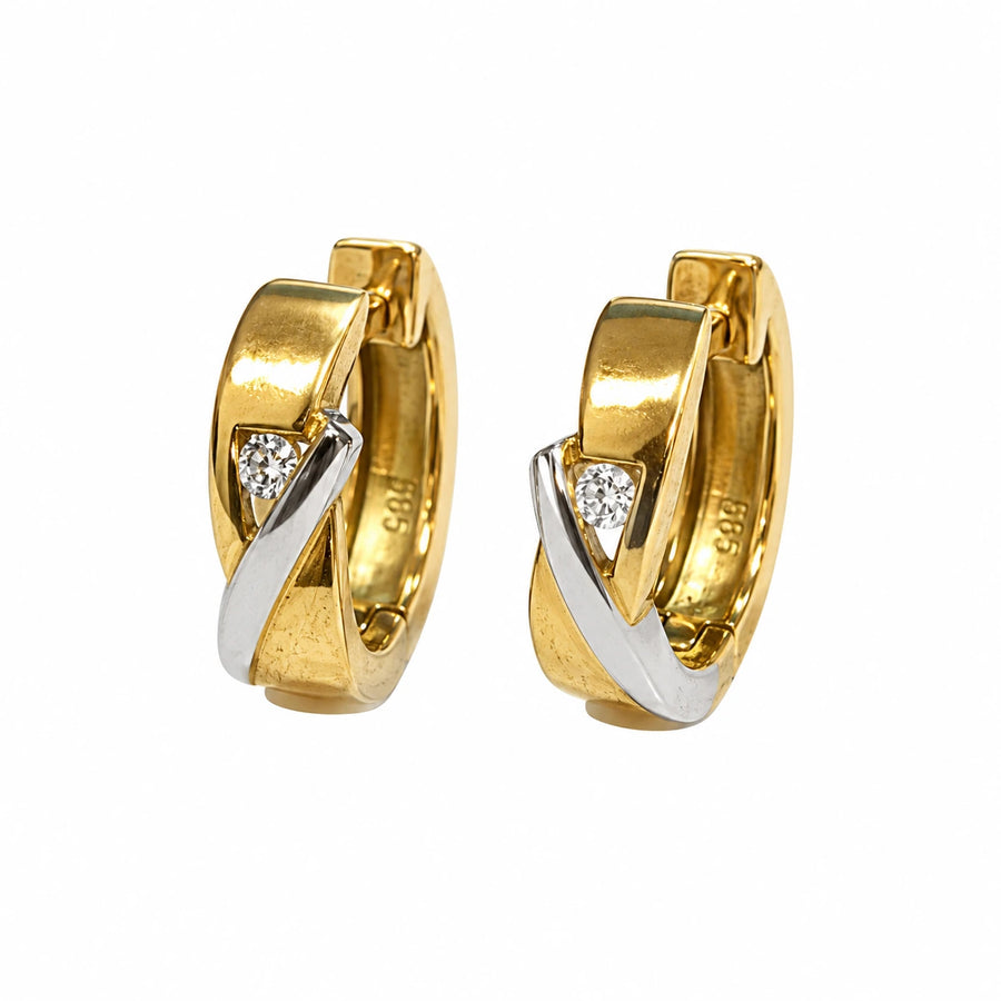 Brugte click creoler i 14 kt. guld med diamant set forfra [ai-redigeret]