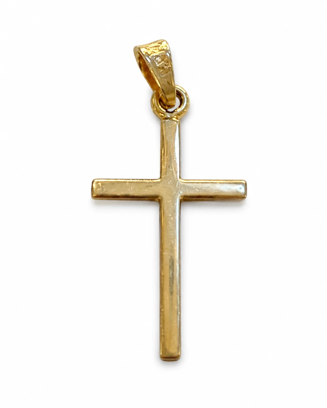 Brugt korsvedhæng i 14 kt. guld med hul konstruktion, set fra bagsiden [ai-redigeret]
