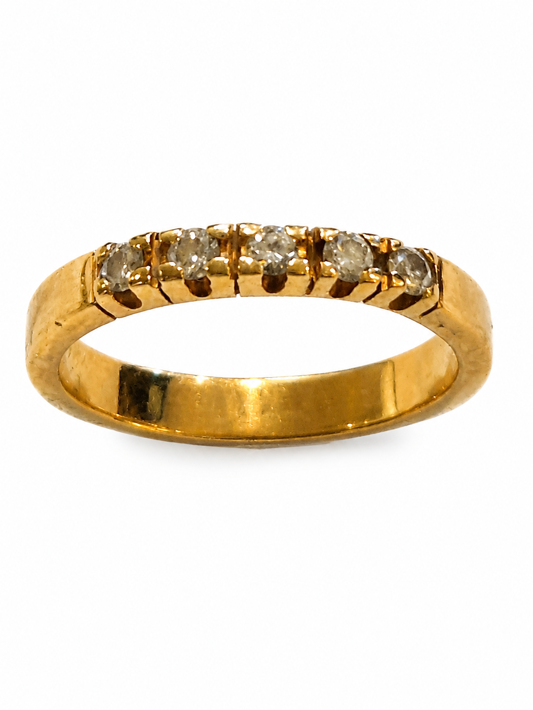Brugt 14 kt. guldring med fem diamanter set forfra [ai-redigeret]