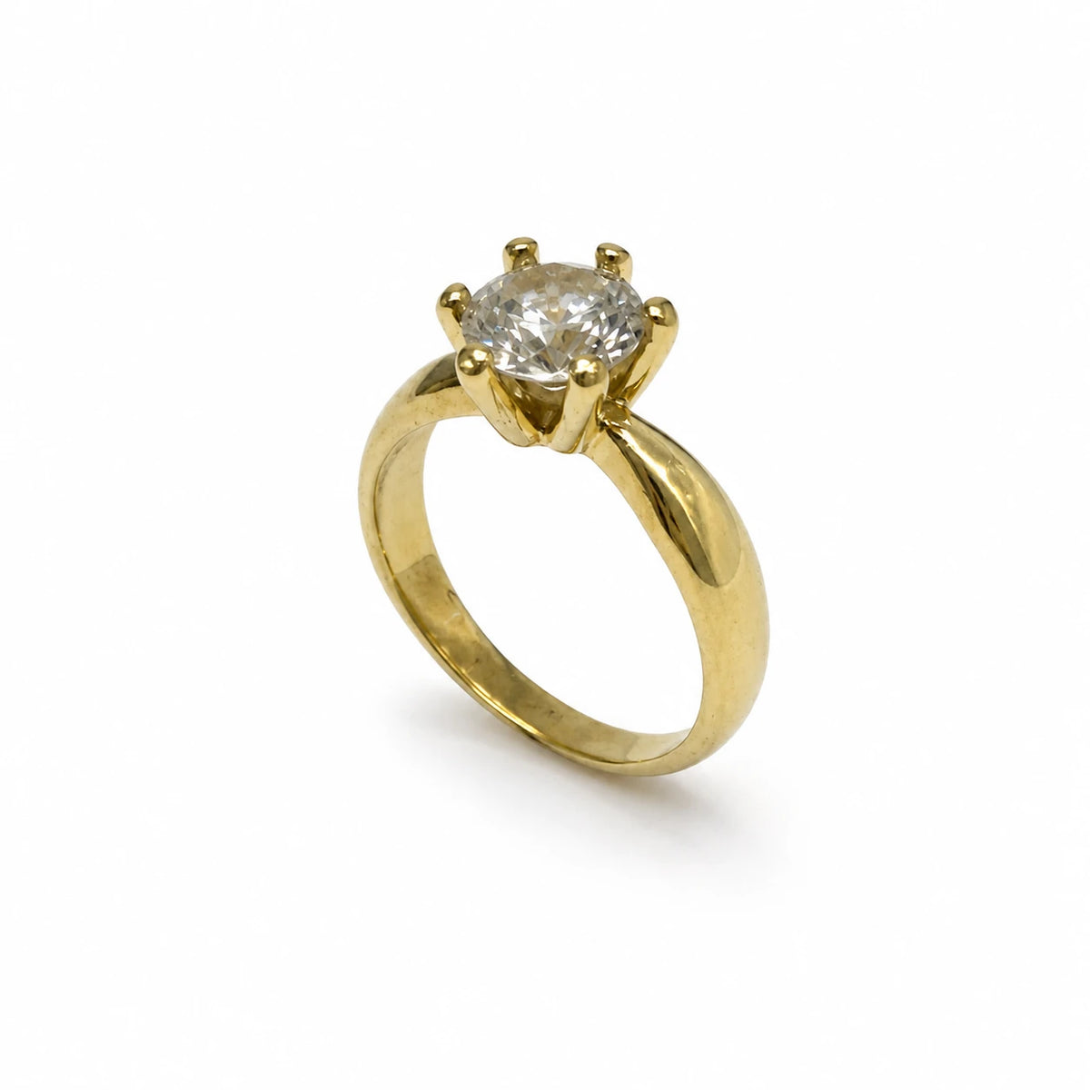 Brugt 14 kt. guldring med zirkonia set i profil – BRUGT0073 [ai-redigeret]