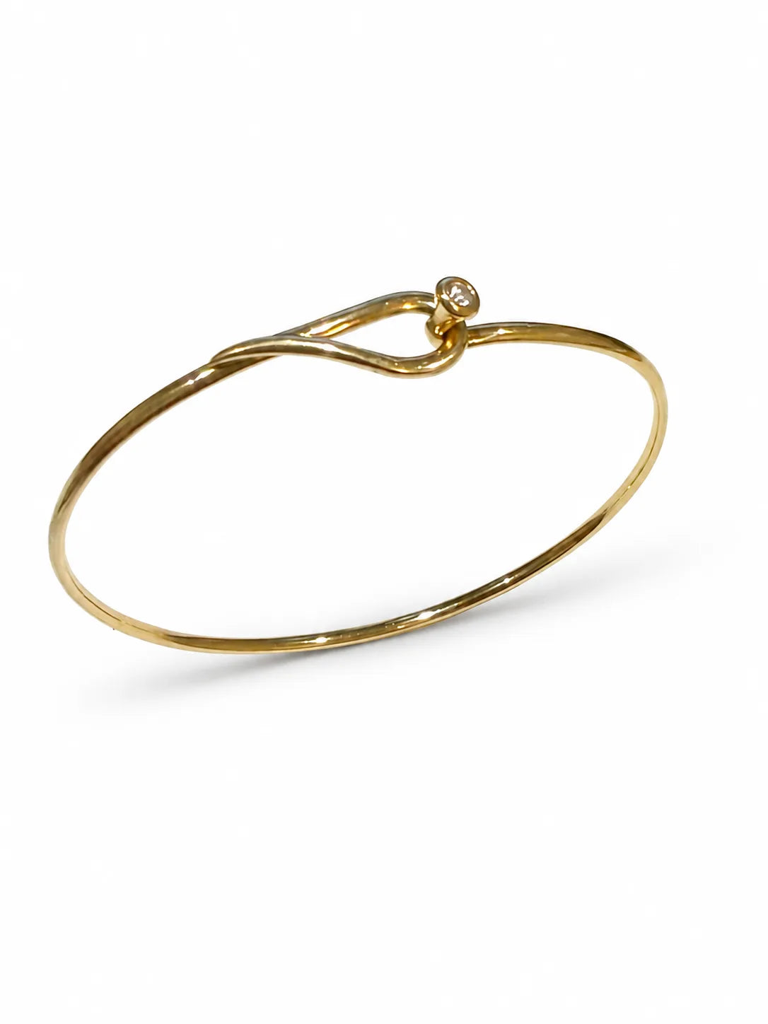 Brugt armring i 14 kt. guld med diamant set bagfra [ai-redigeret]