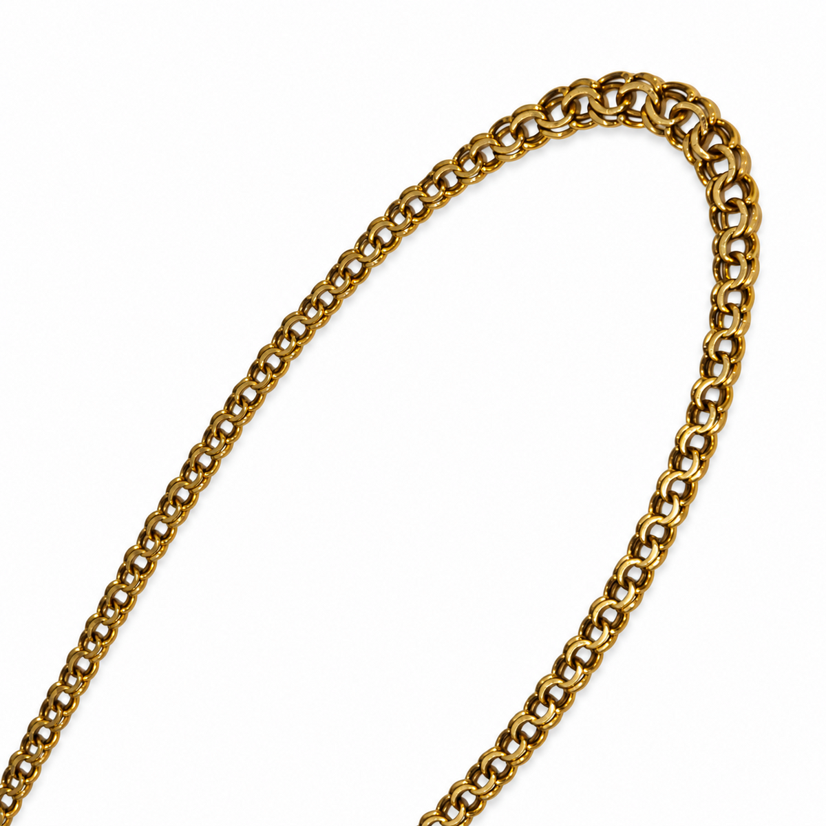 Nærbillede af brugt Bismark halskæde i forløb i 14 kt. guld, 46 cm, hvor kædens graduerede led og ca. 5,1 mm bredde ved bredeste led ses tydeligt - BRUGT0132 [ai-redigeret]