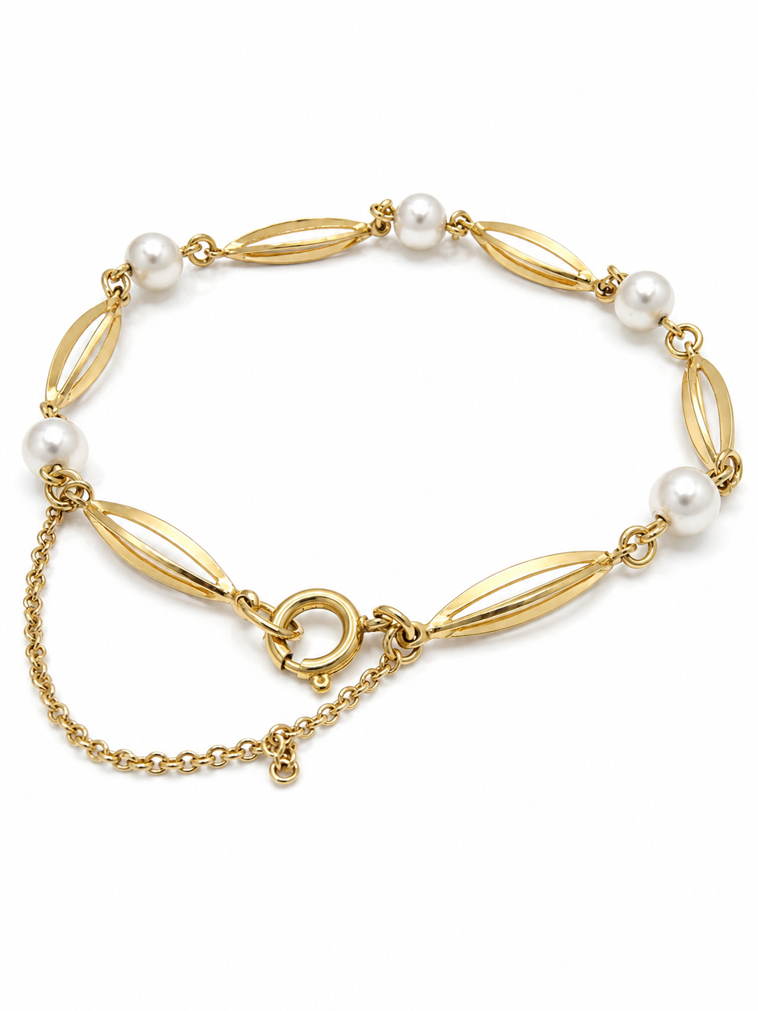 Detalje af Siersbøl 14 kt. armbånd med lås, sikkerhedskæde og ferskvandsperler [ai-redigeret]