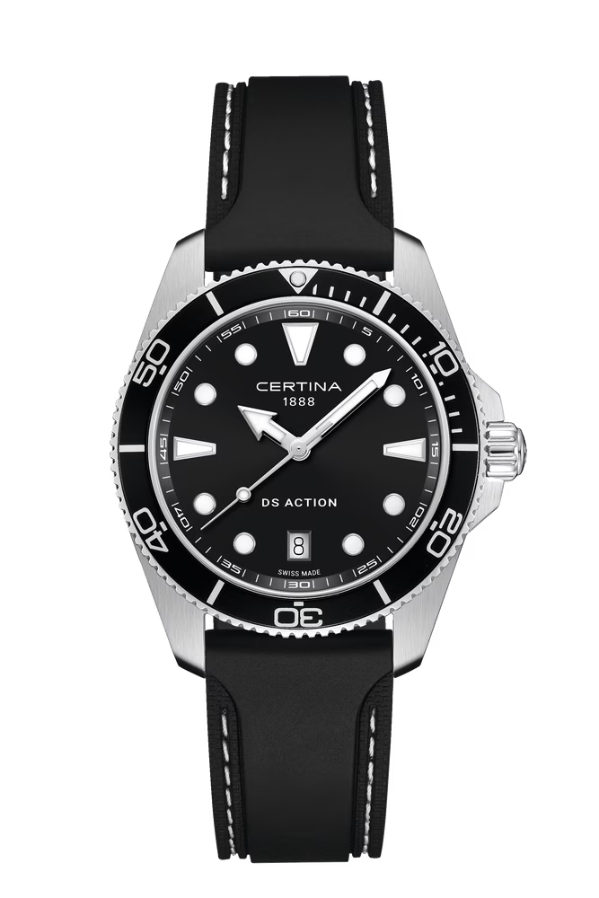 Certina DS Action 40 mm C048.410.17.051.00 herreur med sort urskive, 316L rustfri stålkasse, sort gummirem, safirglas, Precidrive kvartsurværk, Super-LumiNova og 30 bar vandtæthed.