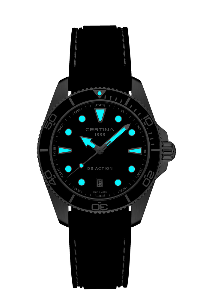 Certina DS Action 40 mm C048.410.17.051.00 herreur med sort urskive, 316L rustfri stålkasse, sort gummirem, safirglas, Precidrive kvartsurværk, Super-LumiNova og 30 bar vandtæthed.