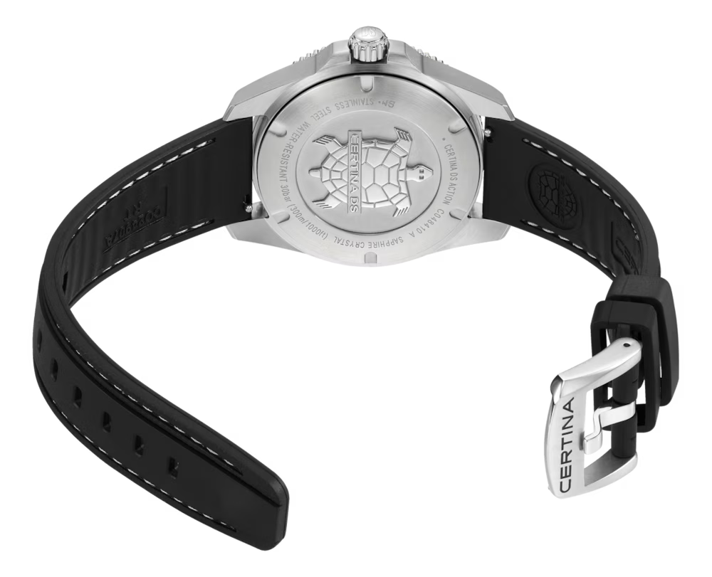 Certina DS Action 40 mm C048.410.17.051.00 herreur med sort urskive, 316L rustfri stålkasse, sort gummirem, safirglas, Precidrive kvartsurværk, Super-LumiNova og 30 bar vandtæthed.