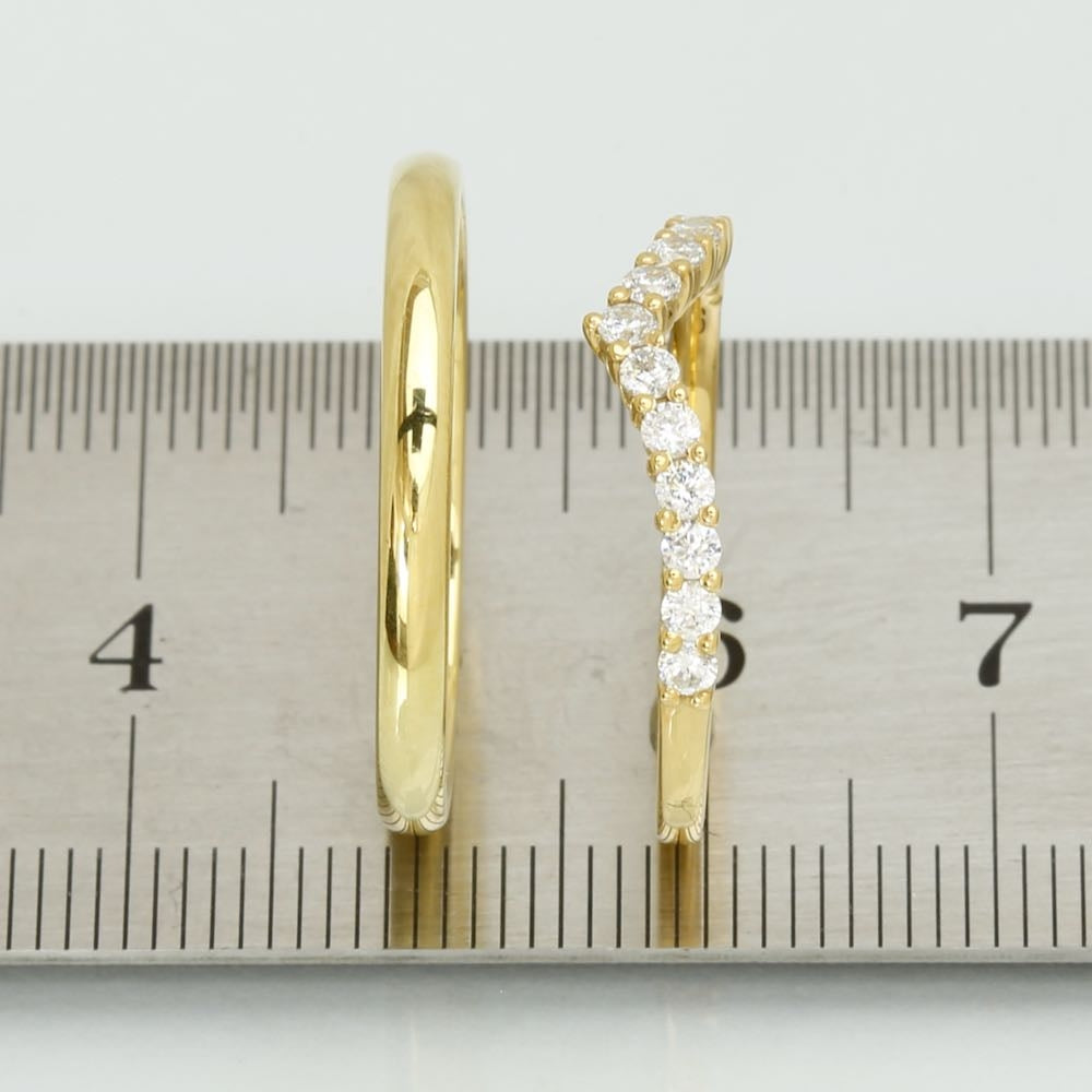 J.J Vielsesringe - V-Aligned-color-lab. 14kt - 0,39 ct