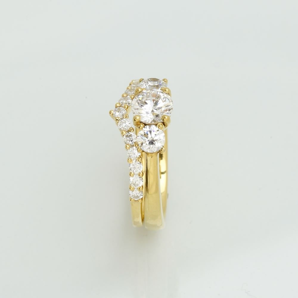 J.J Vielsesringe - V-Aligned-color-lab. 14kt - 0,55 ct