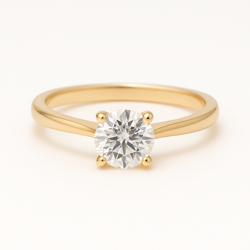 Solitaire ring i 14kt guld med 1,00 ct round cut labgrown diamant fra ALMA Collection. Frontvisning af blankpoleret ringskinne med centreret diamant i dansk design.