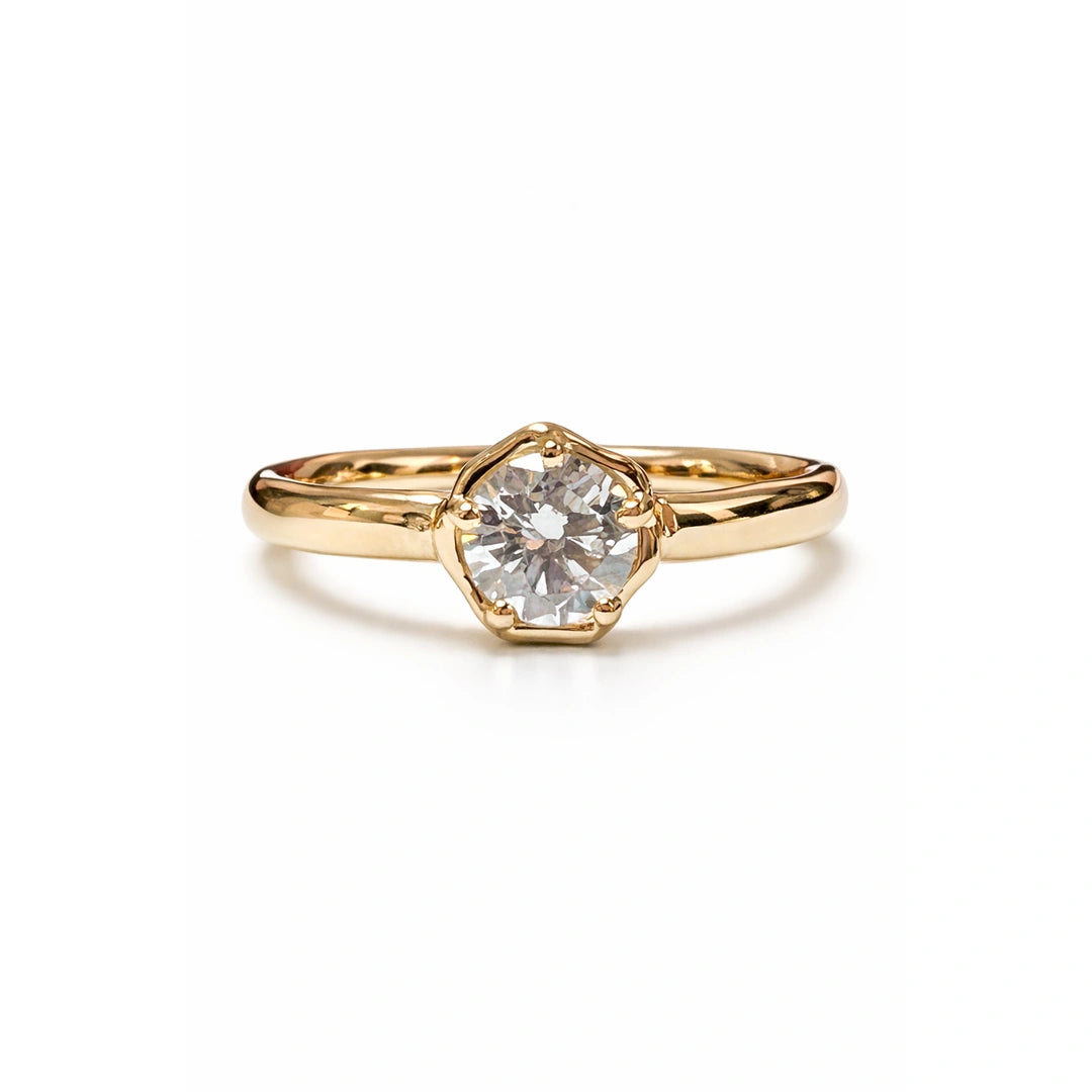 Petersen Jewels rustik ring i 14 kt guld med 0,75 ct rund labgrown diamant front