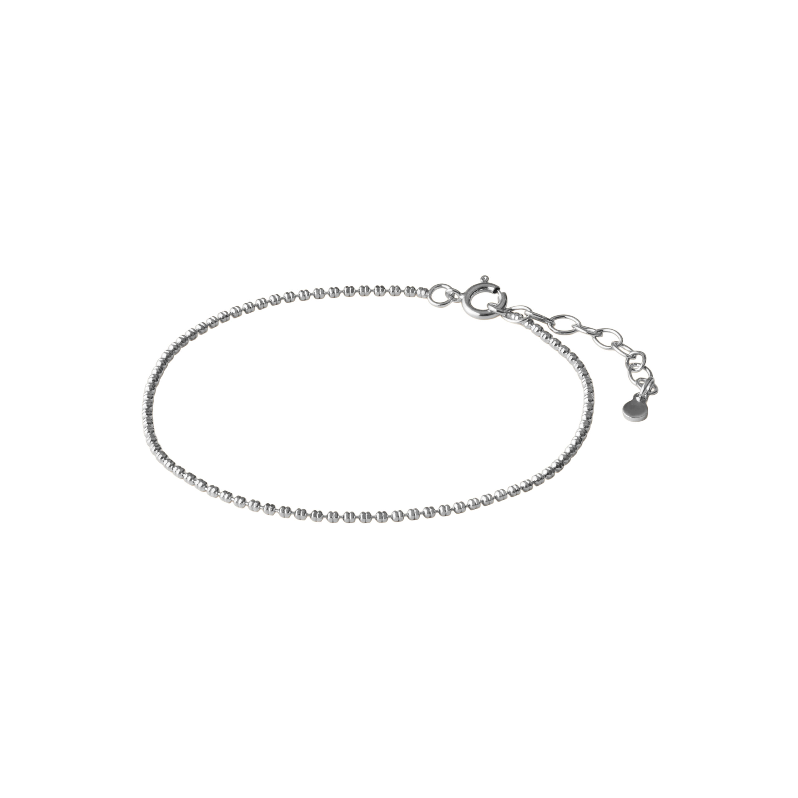 Nelly Bracelet: Tidløst smykke med minimalistisk elegance, tilgængeligt i sølv og forgyldt sølv. Justerbar længde fra 16 til 19 cm, lavet med certificeret genbrugssølv.